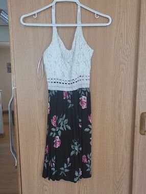 Streetwear Society White Lace & Black Floral Midi Dress
